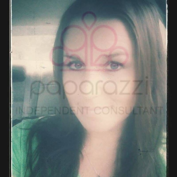 Meet your Posher, Crystie - Picture 1 of 2